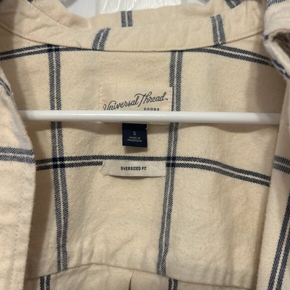 Universal Threads flannel - Picture 2 of 2